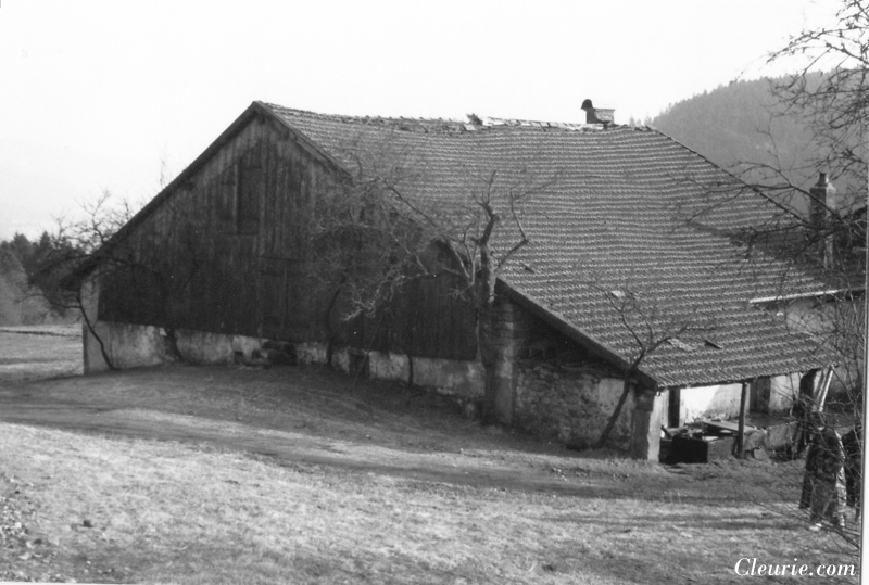 Photo ancienne de la ferme de la Charme à Cleurie